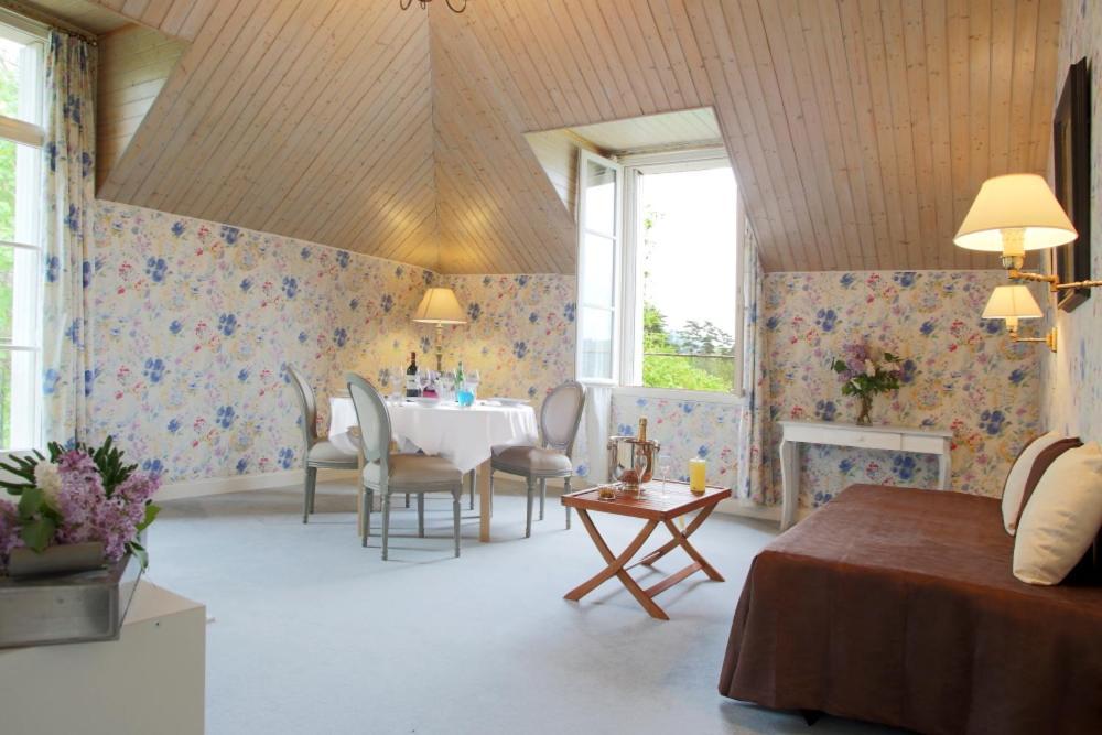 Domaine De Puy Robert Lascaux - A 800M Grotte De Lascaux - Hotel Avec Piscine - Chambres Et Gites-Appartements - Sarlat - Dordogne Монтіньяк Екстер'єр фото